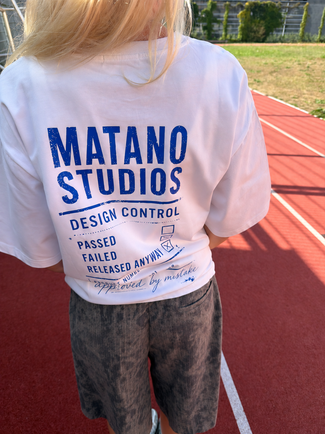 Design Control Tee White