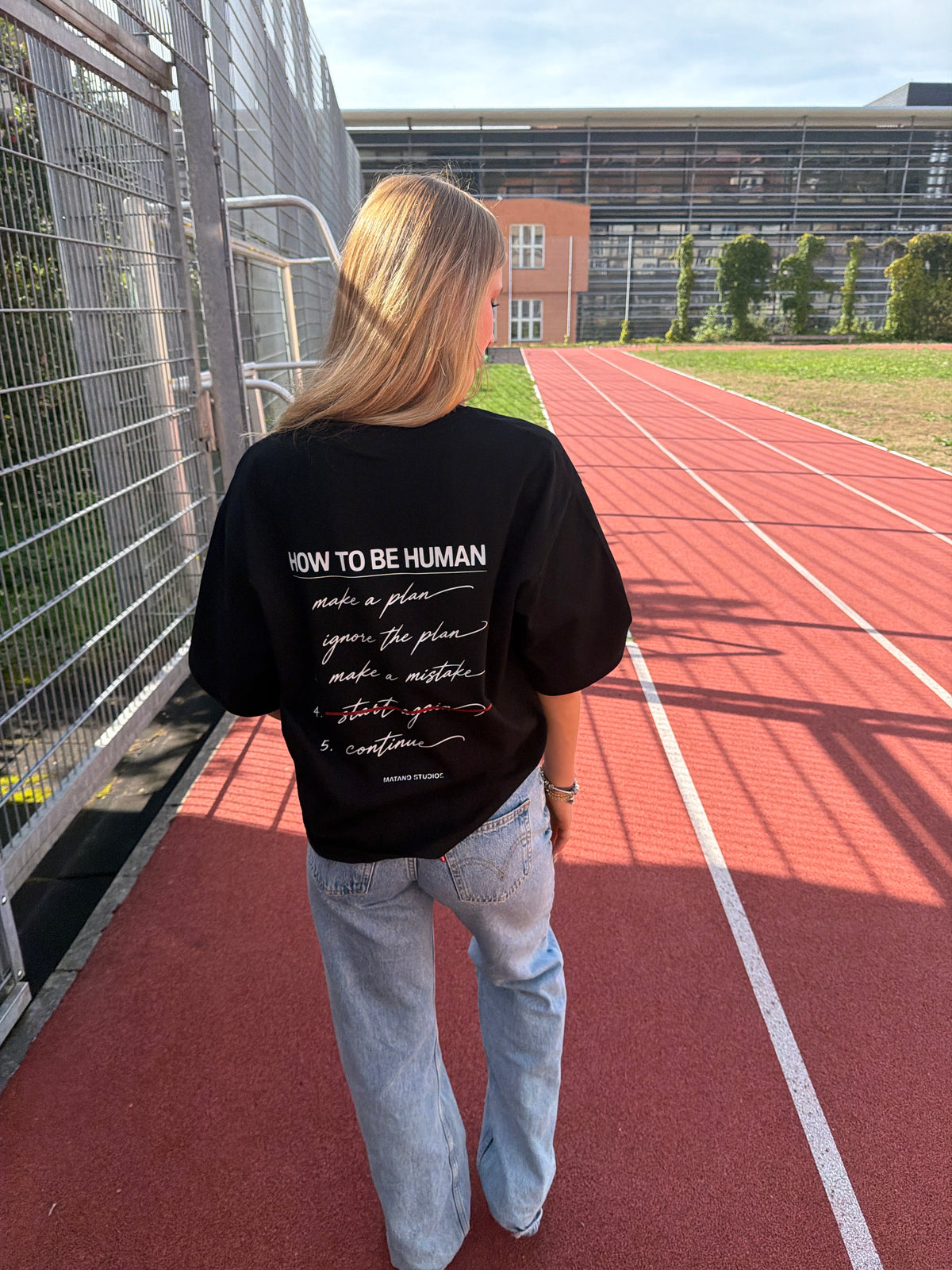 Continue Tee Black